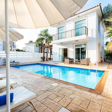 Villa Palm Breeze By Ezoria
