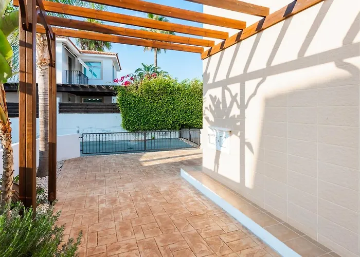 Villa Palm Breeze By Ezoria *