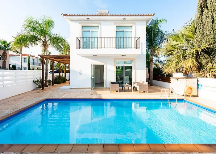 Palm Breeze By Ezoria * Protaras