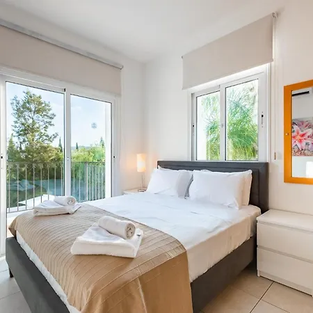 别墅 Palm Breeze By Ezoria