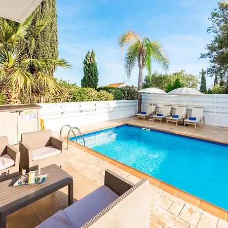 Palm Breeze By Ezoria *